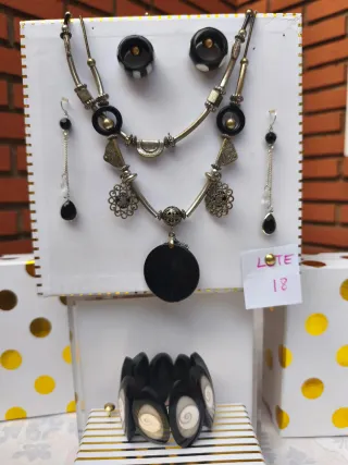 Conjunto de Joyas: Collar, Pendientes y Pulsera