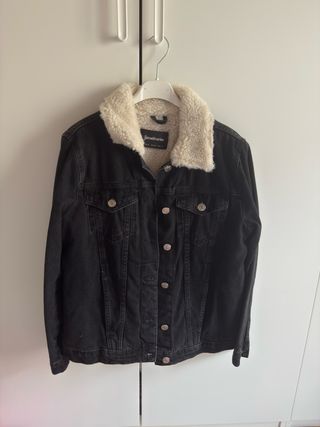 Chaqueta vaquera forrada Stradivarius Talla M