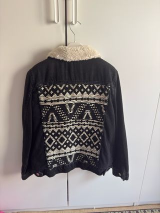 Chaqueta vaquera forrada Stradivarius Talla M