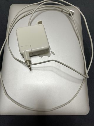 MacBook Pro 2015 y cargador 