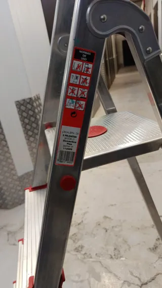 Escalera tijera aluminio 5 peldaños