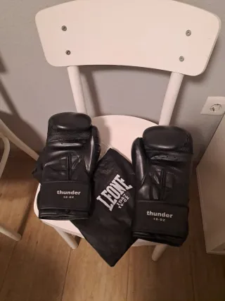Guantes de Boxeo Leone Negros 10 - OZ