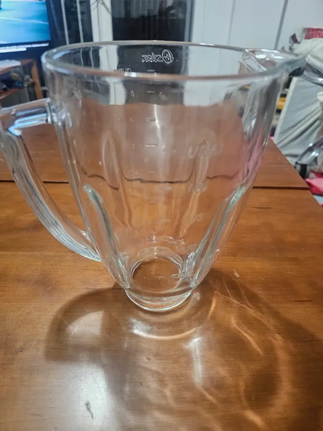Un vaso de batidora 
1 litro marca Oster