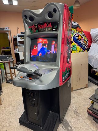 Máquina recreativa Radikal Bikers