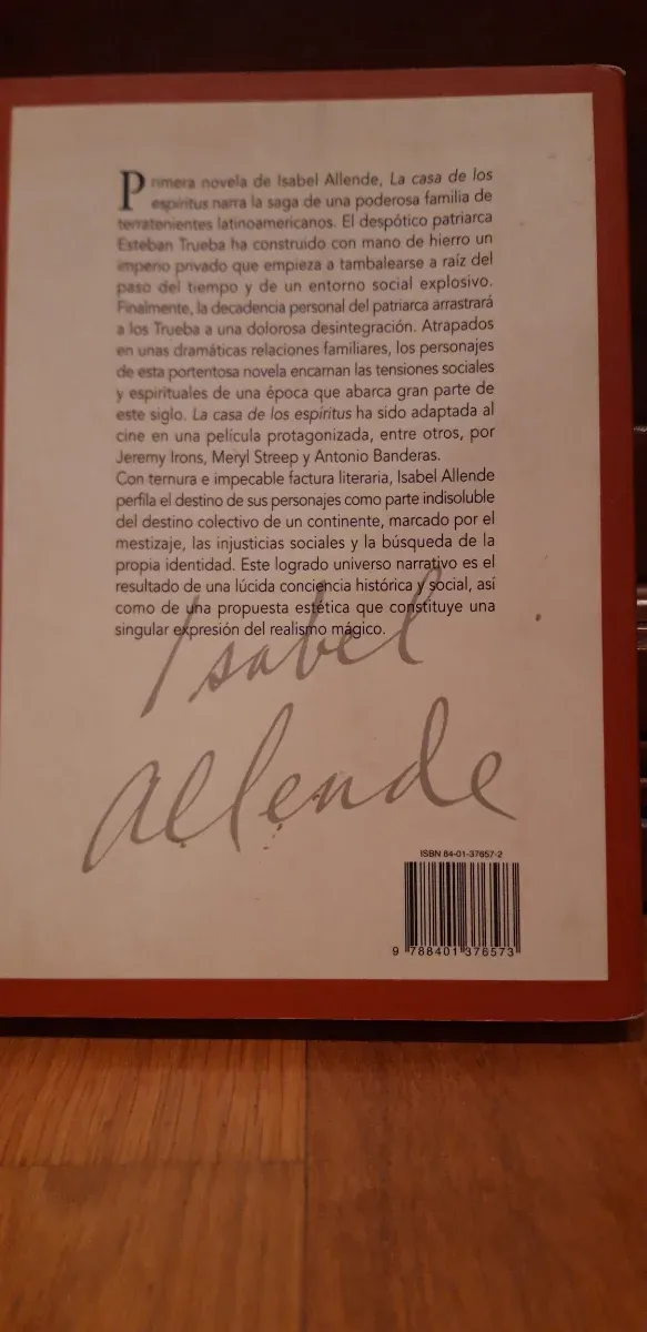 La Casa De Los Espiritus (Spanish) Paperback