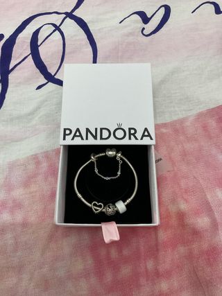 Pulsera Pandora Original con 4 Charms