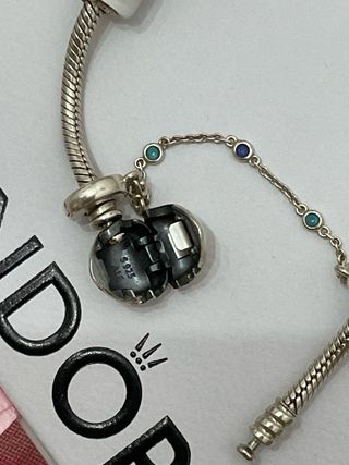 Pulsera Pandora Original con 4 Charms