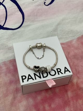 Pulsera Pandora Original con 4 Charms