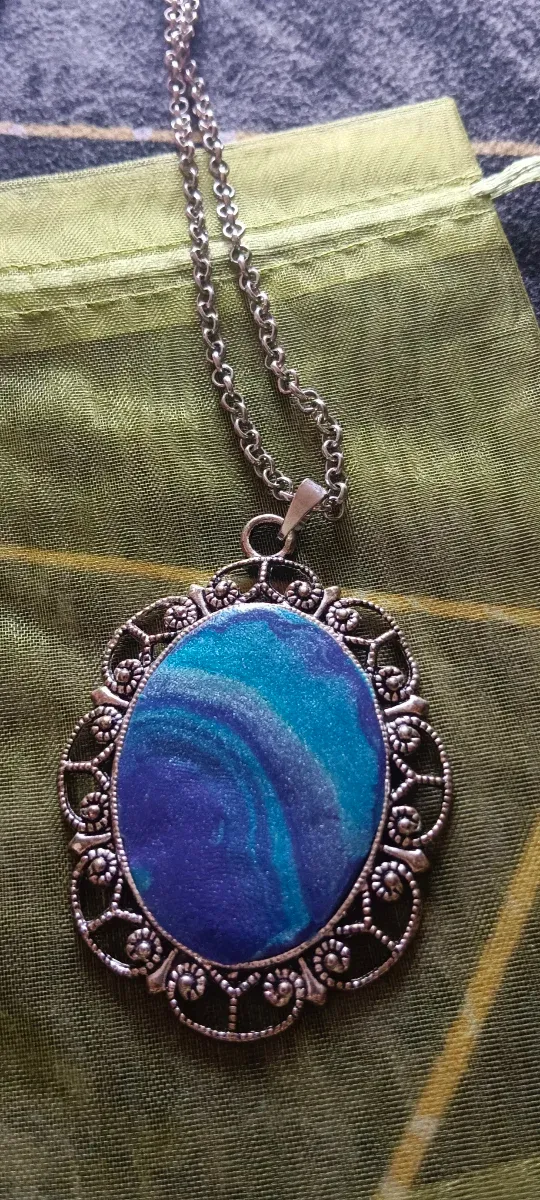 Colgante con diseño abstracto