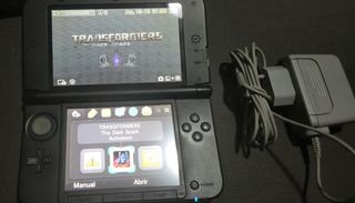 Nintendo 3DS XL Roja + Cargador