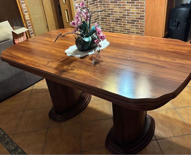 Mesa de comedor de madera extensible