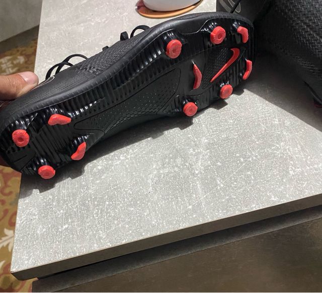 Botas de fútbol Nike Talla 38 niño