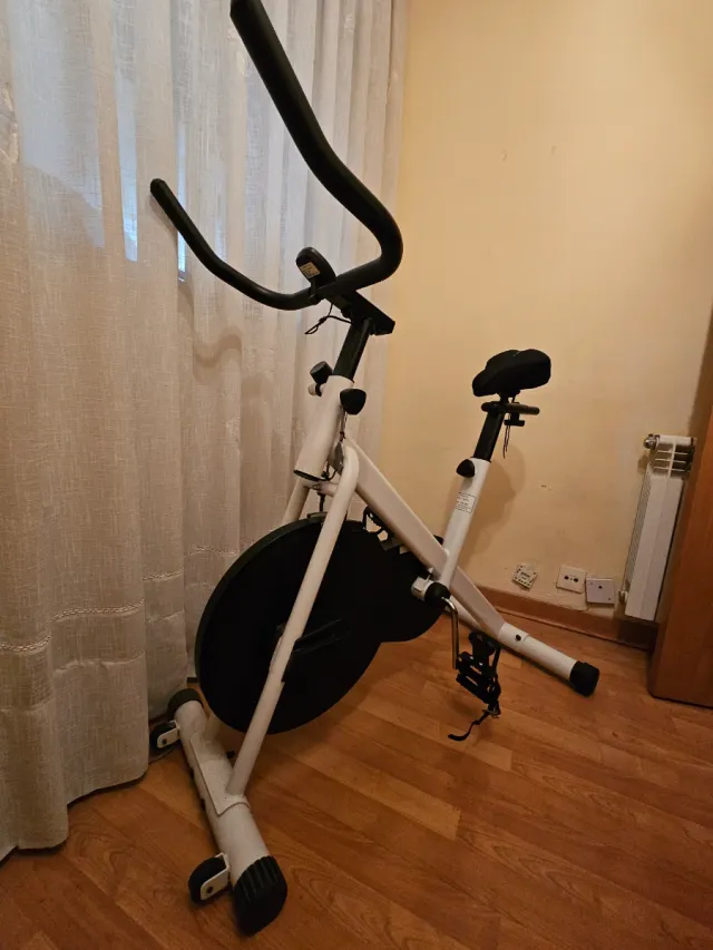Bicicleta Estática Blanca