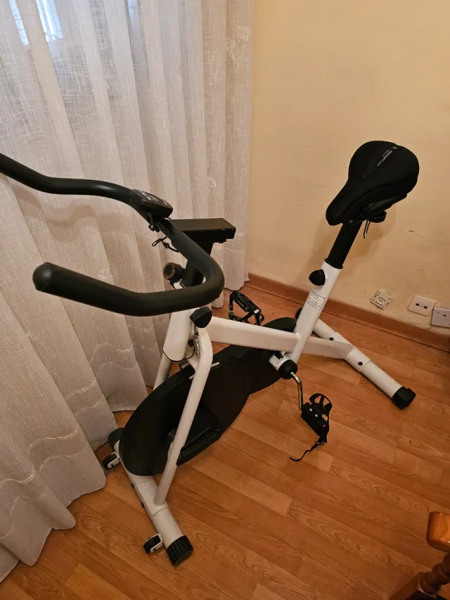 Bicicleta Estática Blanca