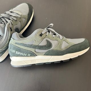 Zapatillas Nike grises y verde oliva