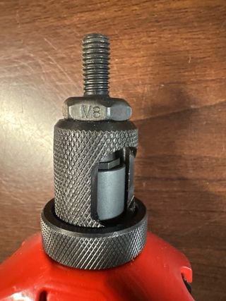 Herramienta para tuercas remache RZX