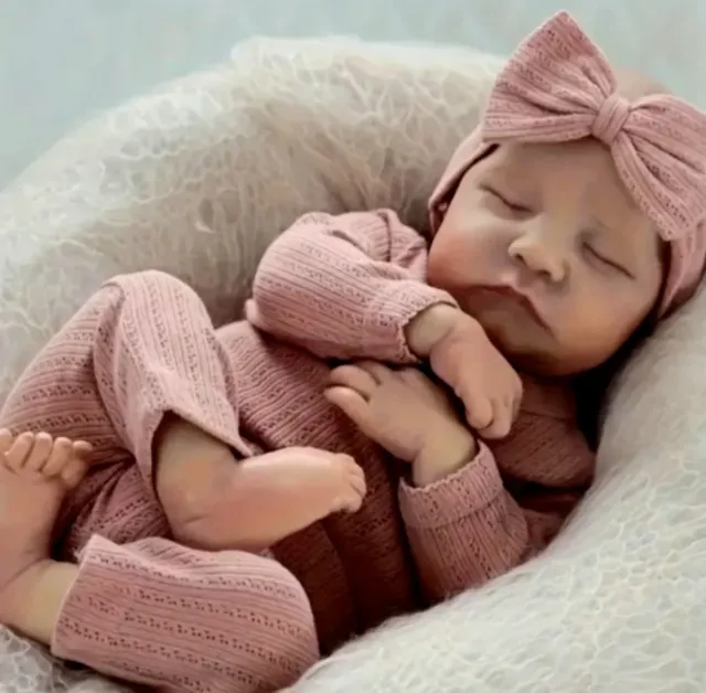 Boneca Renascida 49cm