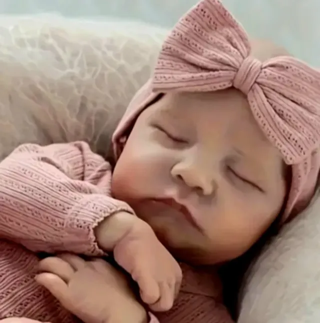 Boneca Renascida 49cm