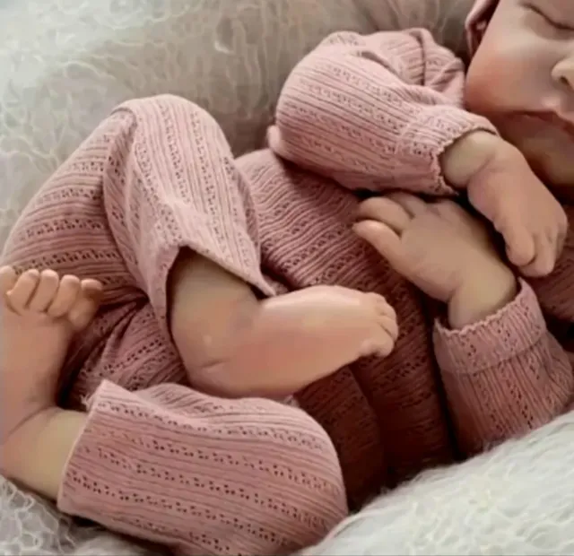 Boneca Renascida 49cm