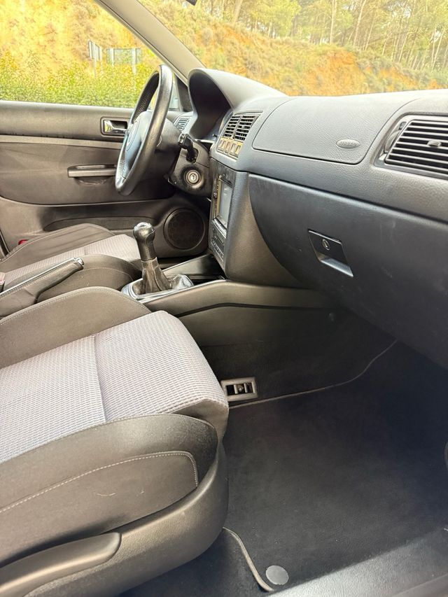 Volkswagen Golf 2003