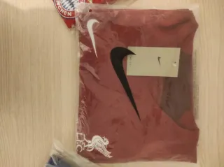 Camisetas de fútbol Bayern, Liverpool, Chelsea