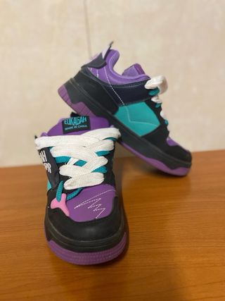 Zapatillas Eokagah niño morado y negro