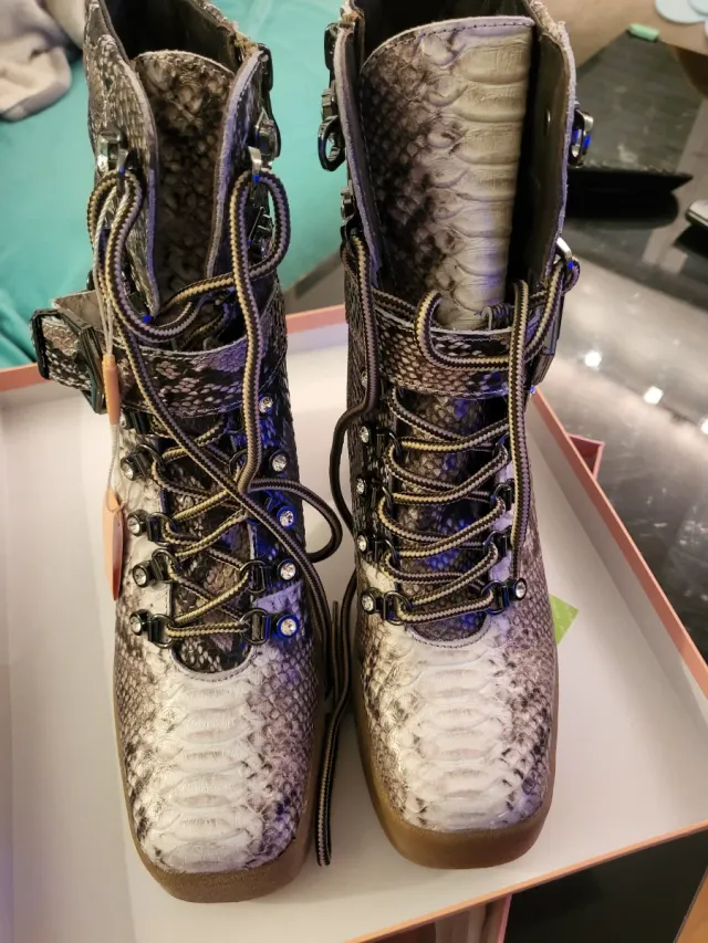 Botas Alma en Pena Talla 37 Serpiente