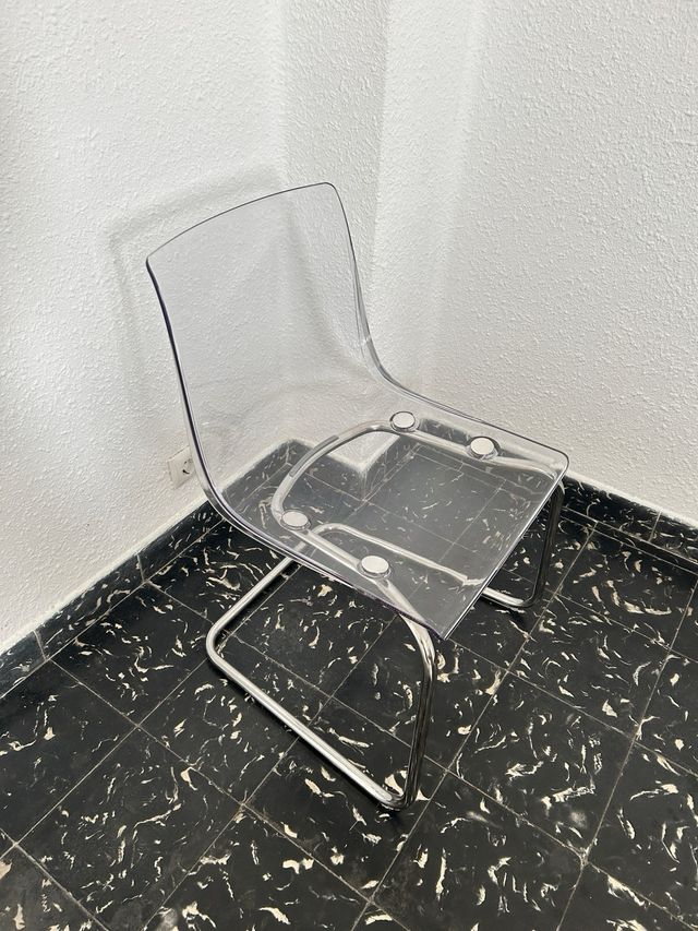 Silla transparente moderna