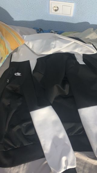 2 Sudaderas Nike Negro y Blanco (talla privado)