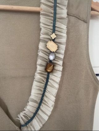 Chaleco punto con abalorios