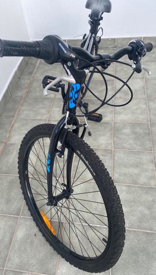 Bicicleta R26 Negra y Azul