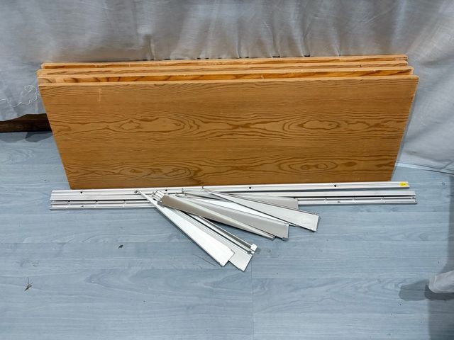 Estantería Madera y Metal ( no se envía)