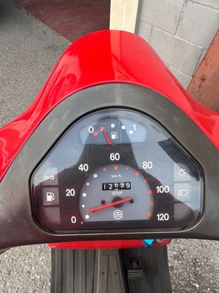Vespa 75cc Roja ITV en vigor