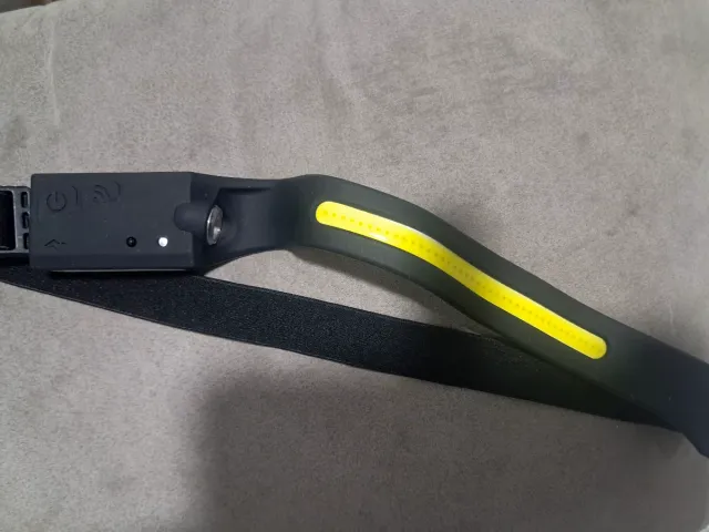 Farol LED Recarregável com Sensor USB