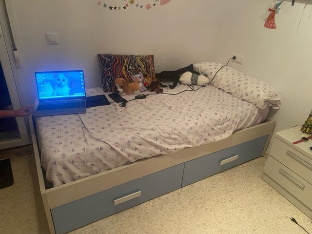 Letto singolo con cassetti