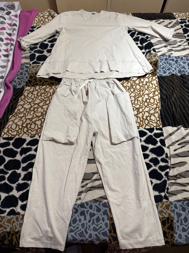 Conjunto chándal beige