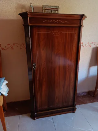 Mueble zapatero de madera
Urge por mudanza.