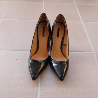 Zapatos charol Stradivarius negros
