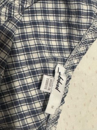 Blusa de cuadros azul y blanco
