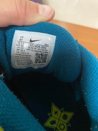 Zapatillas Nike Air More Uptempo Negro/Amarillo