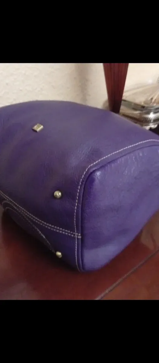 Bolso Purificación García Piel Morado berenjena.