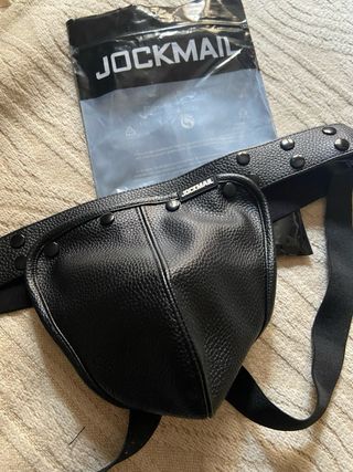 Suspensorios de imitación cuero, ajustables. 