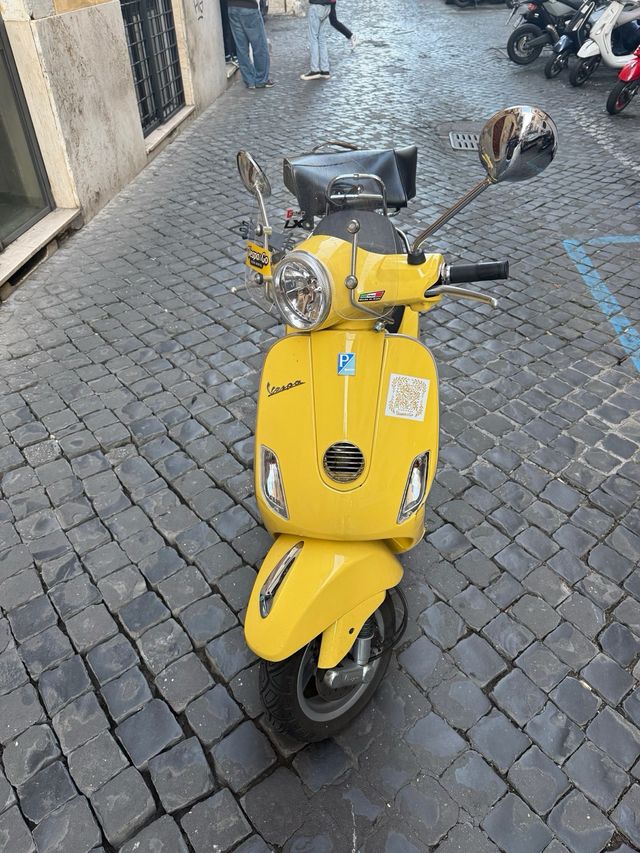 Vespa LX 125 Gialla 3500 km