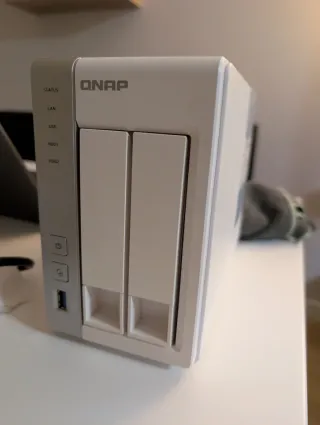 NAS QNAP 2 bahías (no funciona)