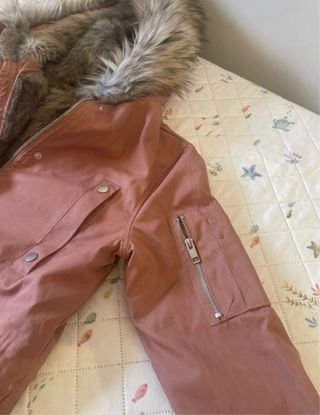 Parka rosa ASOS con capucha de pelo