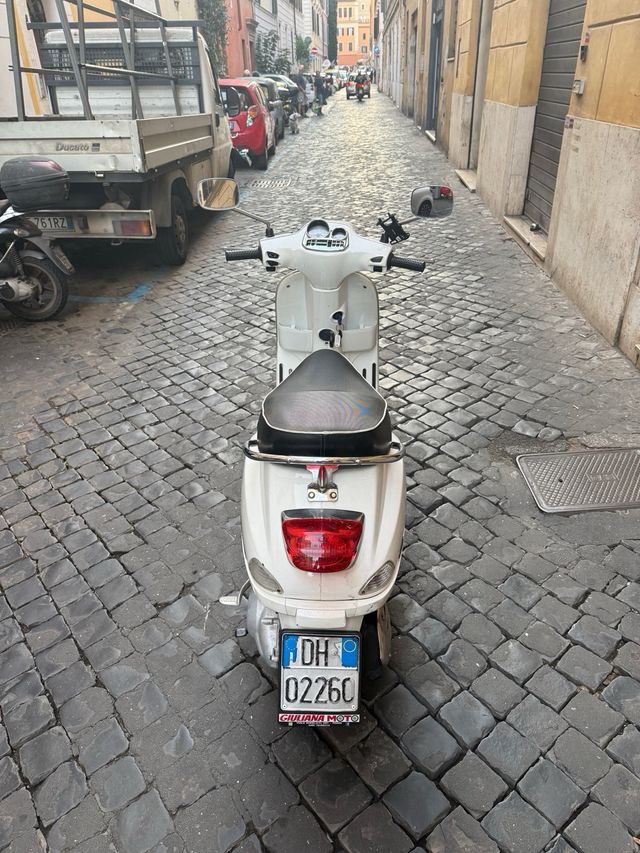 Vespa 125 S Bianca - Livrea Italiana