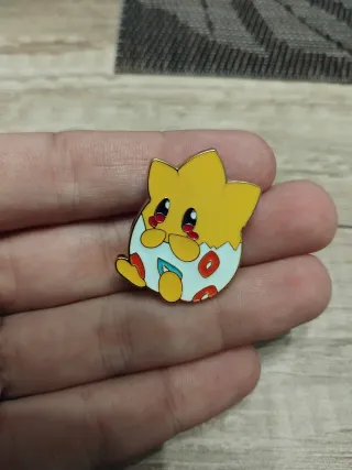 Pin metálico Pokémon Togepi – diseño coleccionista