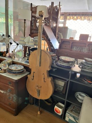 Violín artesanal de madera