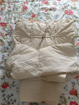 Abrigo beige acolchado
