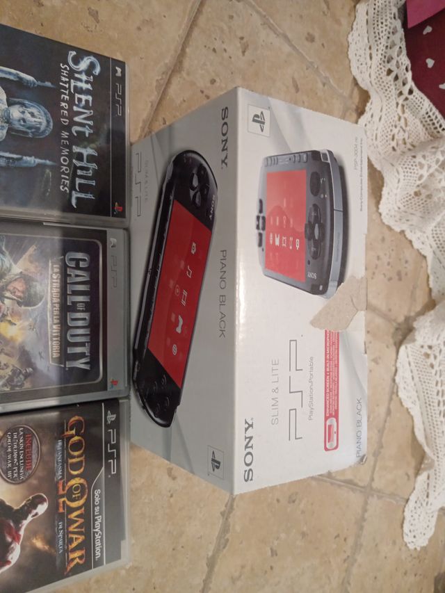 PSP Slim & Lite Nera + 3 Giochi